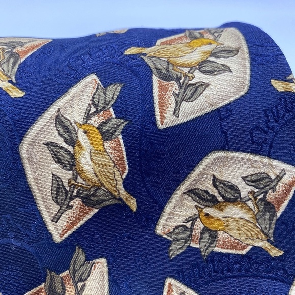 Burberrys of London Bird 100% Silk 4" Neck Tie - Picture 2 of 6